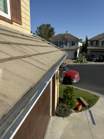 Clean seamless gutter installation