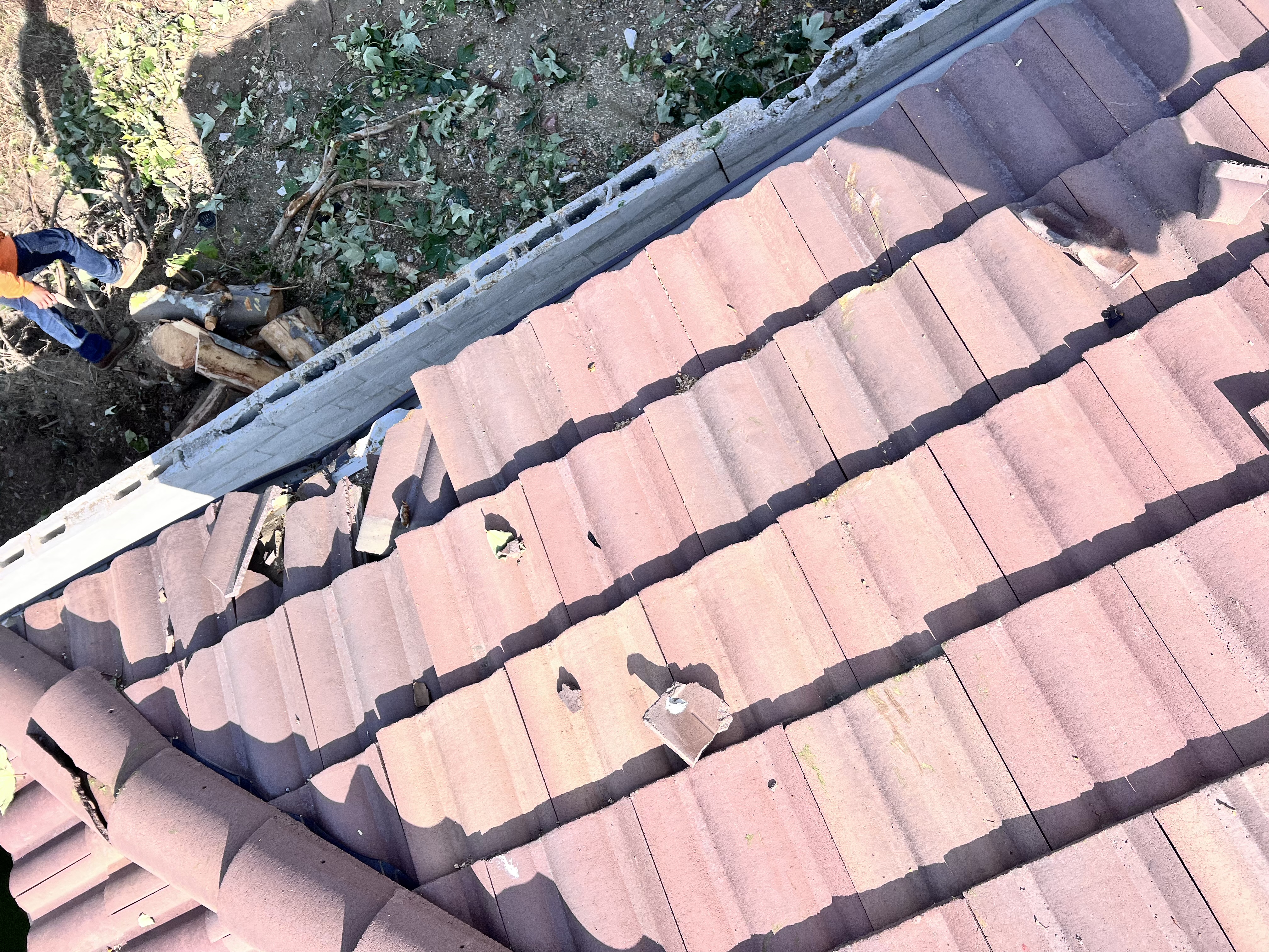 Broken eave tiles with exposed batten